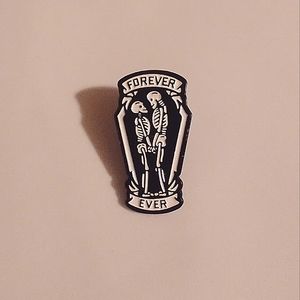 🧁 3/$30 Forever Ever Skeletons In Love Enamel Pin NEW